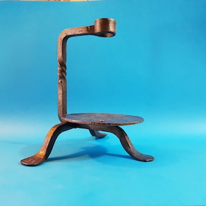 Bougeoir,ancien,fer,forgé,main,torsadé,martelé,métal,artisanal,patine,170x170mm,poids,600Gr