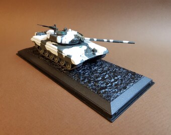 Tank T-72M1 Guards Armored Division USSR 1981 Boite Vitrine Ixo 1