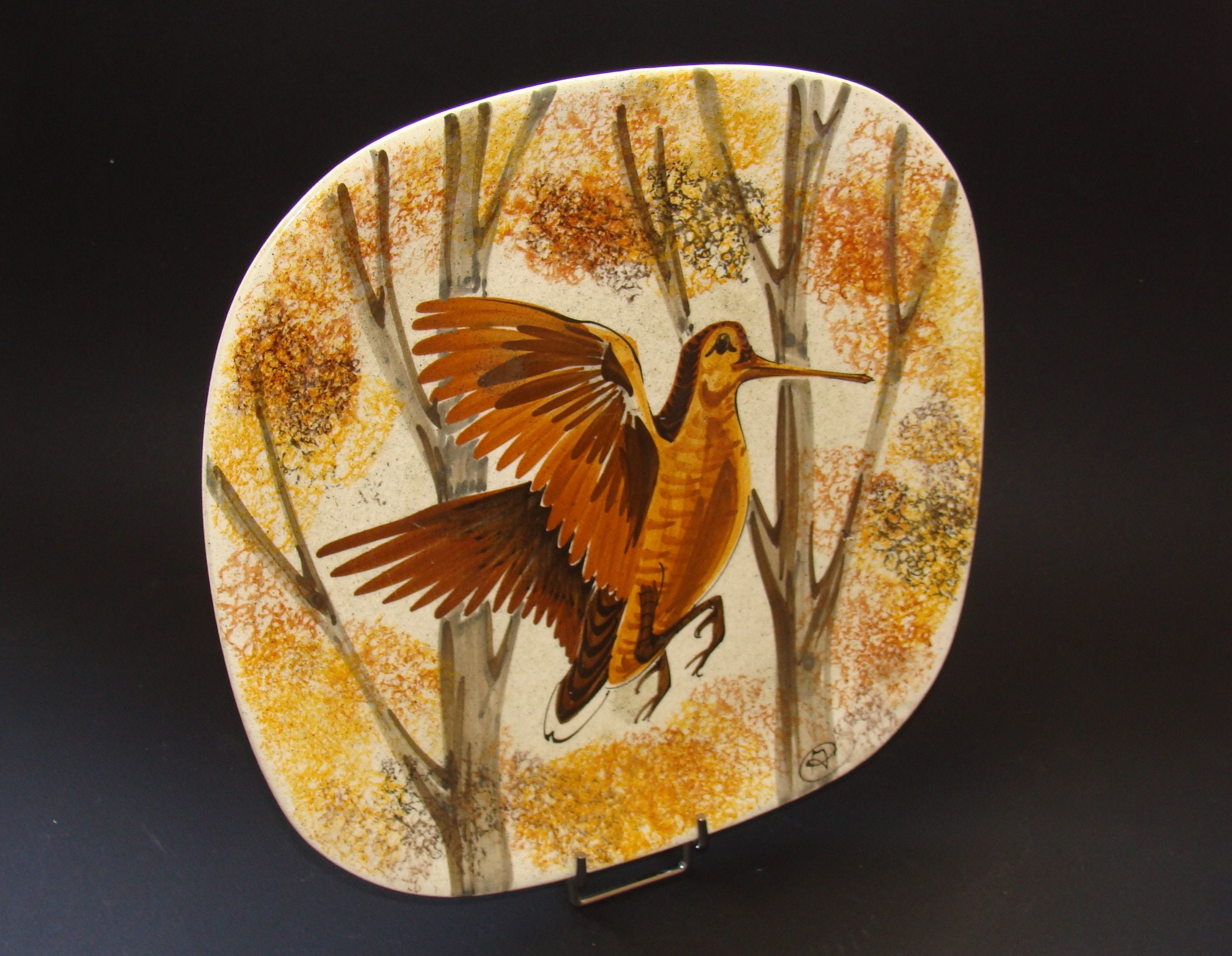 Assiette Ceramique Gres Envol d'un Oiseau Becasse en Sous Bois Signé Peint Main Teintes Pastels Auto