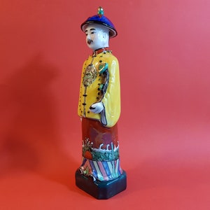 Statue,sculpture,ceramique,porcelaine,emaillée,Dignitaire,Empereur,Chinois,Dynastie,Qing,Asie,signé,tampon,270x60mm