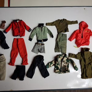 Ensemble,lot,vétements,figurine,poupée,1/6,action,militaire,civil,pantalon,veste,bonnet,uniforme,tunique,mix,vintage,