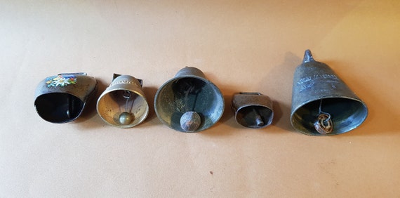 8 Huit Cloches Sonnaille Grelot Carillon Clochette Grelot Campane Clarine  Décorative Collection Acier Bronze Métal Toutes Avec Battant 