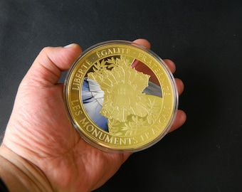 Médaille commémorative Les Monuments Français La Tour Eiffel Edition du patrimoine 2017 cuivre doré et colorisée rubis incrusté 376Gr D 10Cm