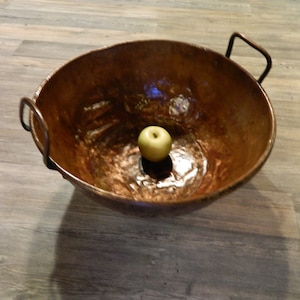 Cul de poule confiturier confiseur patissier en cuivre avec anses XIX en excellent état avec sa patine d&#39;antan 400x190mm poids:2,1kg