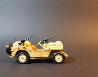 1:43, véhicule, militaire, Jeep, Willys, États-Unis. Afrika Korps couleur,sable,beige,deux mitrailleuses mobile,Solido,Made,in,France trés bon état