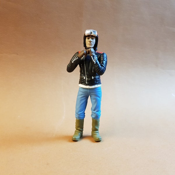 1/18,figurine,motard,peinte,caoutchouc,semi rigide,lunette,casque,gants,combi,bottes,100mm