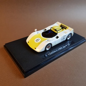 1/43,Toyota,7,Japan,1969,blanc/jaune,#6,Ebbro,Japan Series GP,Grand Prix,boite vitrine,acrylique,sur-boite carton