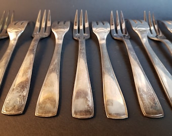 2 COUTEAUX RAVINET D'Enfert période Art Déco en métal argenté EUR 40,00