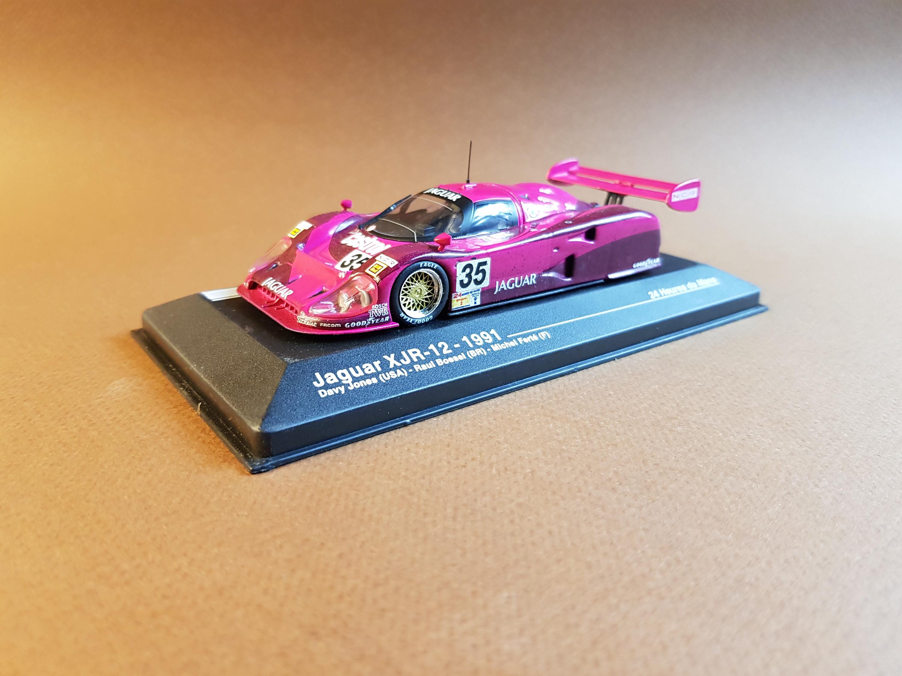 1/43 ジャガー XJR-12、ル・マン 1991、イクソ ダイキャストモデル