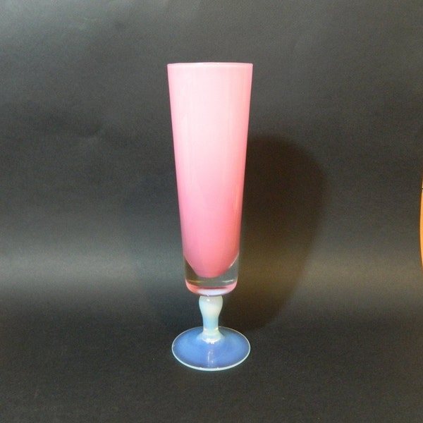 Grand,soliflore,vase,Murano,opaline,rose et transparent pied couleur bleuté anis lourd et solide Diametre 8Cm pied Hauteur 26Cm