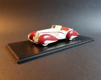 Ricko 1959 Maserati 3500 GT Vignale Diecast Model Car - Scale 1/18 Ricko 1959 Maserati 3500 GT Vignale Diecast Model Car - Scale 1/18