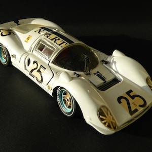 1:18 Ferrari 330 P4 NART #25 Par Jouef Evolution Avec Ouvrants