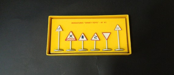1 43 Dinky Toys Ensemble De 6 Six Panneaux De Signalisation Etsy Denmark