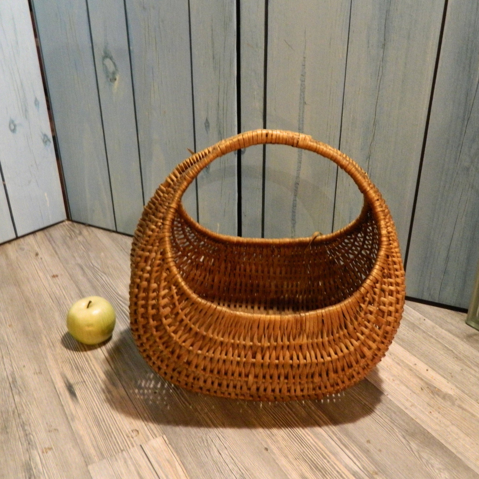 Panier de Marché en Osier Traditionnel Tréssé à La Main avec Une Anse Vintage Qqs Trace d'usure Retr