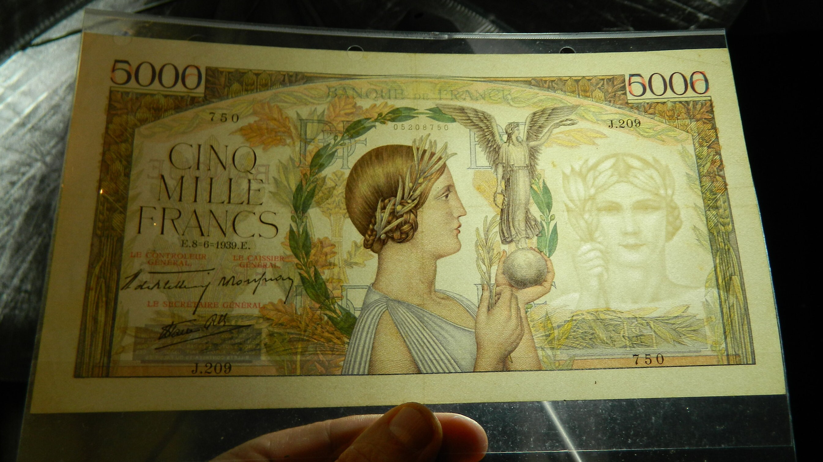 Véritable billet de banque 8-6-1939 Victoire 5000 Francs,France