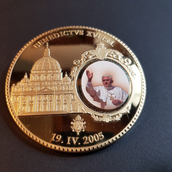 Grande,Médaille,Benedictus XVI,P.M. 19.IV.2005,Civitas Vaticana,medaillon,colorisé,cuivre,doré,couleur or 110Gr. 7Cm