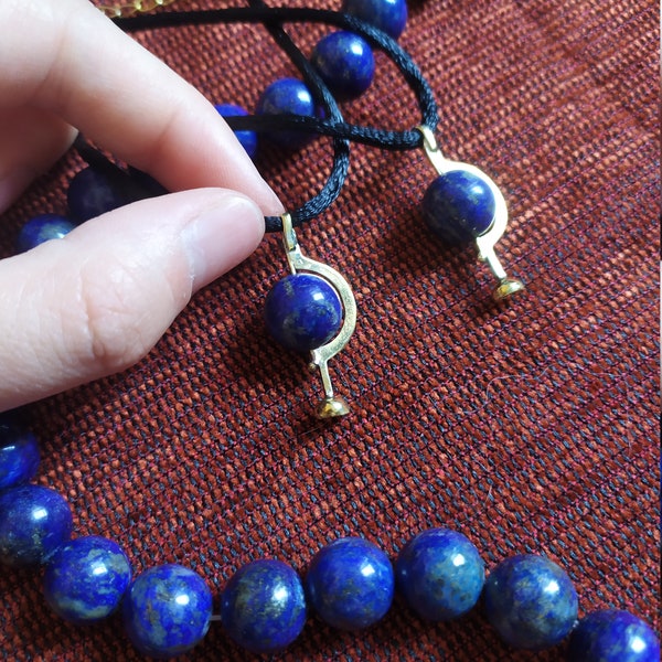 Collier globe terrestre lapis lazuli