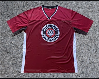 Camiseta de la película Stefan Salvatore #17 de los Mystic Falls Timberwolves, con parche de vampiro cosido; talla juvenil/masculina; nombre personalizado.