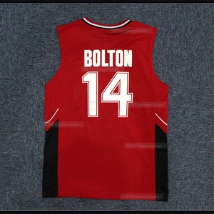 Puede incluir: Camiseta de baloncesto roja con paneles laterales negros. La parte posterior de la camiseta tiene el nombre "BOLTON" y el número "14" en blanco.