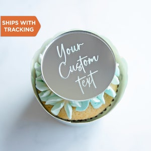 Texte personnalisé Cupcake Topper | Topper de Cupcake acrylique en bois de texte personnalisé, Topper de Cupcake de texte personnalisé, charme de gâteau