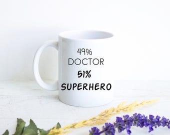 Present till läkare, personlig doktorspresent, rolig doktorsmugg, personlig doktorsmugg, doktorsexamenspresent, doktorsmugg, doktorssuperhjältemugg