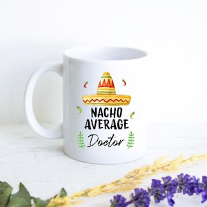 Geschenk für Doktor, personalisierter neuer Doktor Geschenk, lustiger Doktor Becher, benutzerdefinierte Doktor Becher, Geschenk für Doktor graduiert, Doktor Becher, Doktor Kaffeebecher
