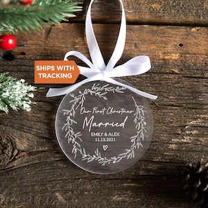 Vår första julgransprydnad för gifta | Nygift minne, Mr Mrs julgransprydnad, bröllopsträdprydnad, present till nygifta, parprydnad bild 1
