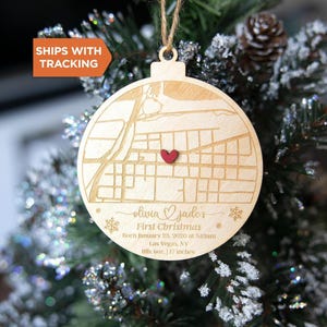 La première décoration de Noël de bébé | Ornement personnalisé de carte de statistiques de naissance, souvenir de bébé, nouveau-né, cadeau de baby shower, ornement personnalisé de nouveau-né
