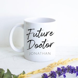 Geschenk für Doktor, personalisiertes neues Doktorgeschenk, Geschenk für Doktorabschluß, Doktorkaffeetasse, Medizinstudierenden-Tasse, Geschenk für Med-Studenten