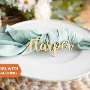 kundenspezifische Hochzeits-Feiertags-Tischtabellen-Platzkarten | Dinner Party Tischdekoration, Hochzeit Namenskarten, Tischdekoration aus Holz, Rustikaler Ortsname, Hochzeit