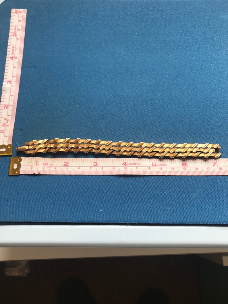 Vintage jewellery gold tone TRIFARI bracelet image 2