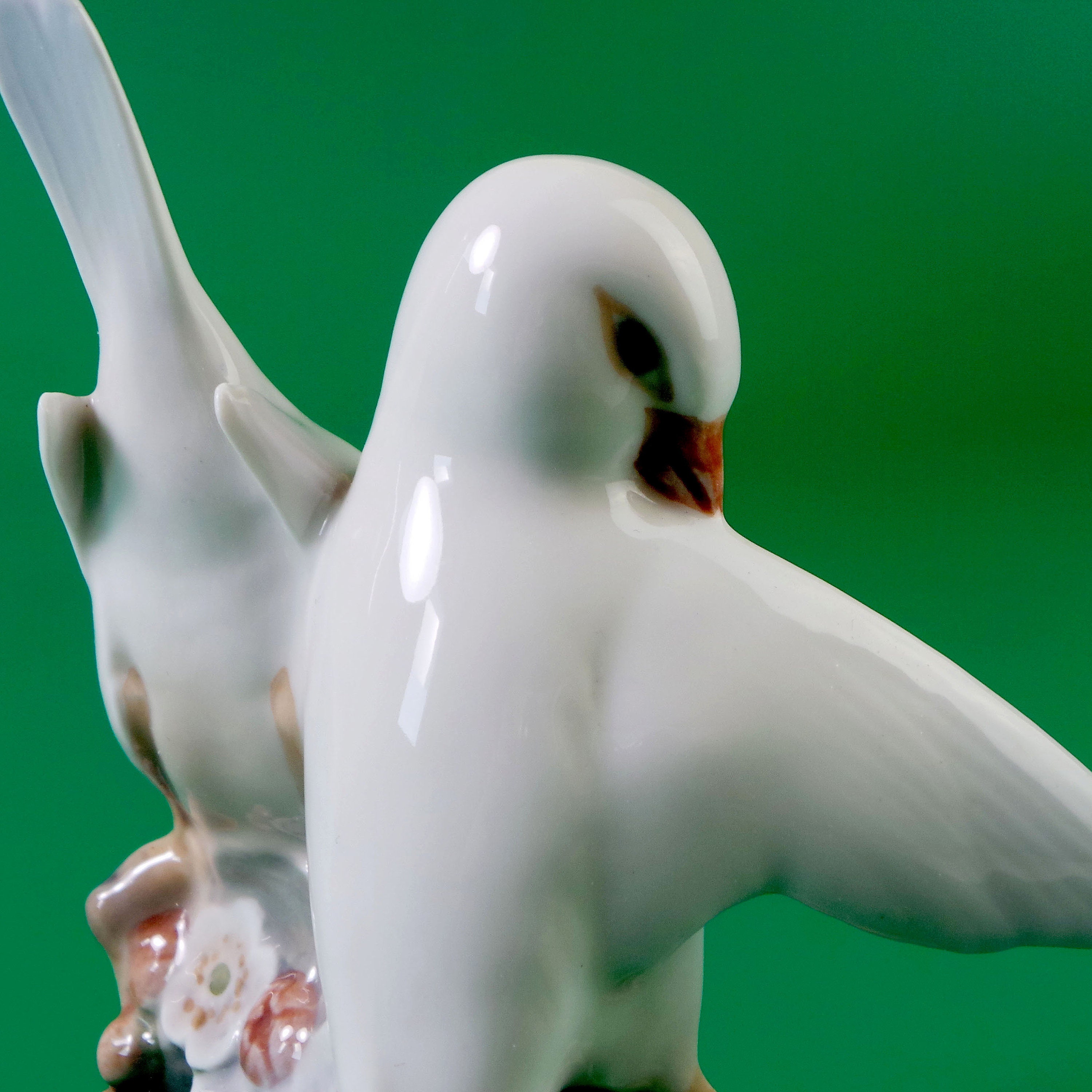 ヴィンテージ ロイヤル コペンハーゲン 磁器フィギュア：白い鳩