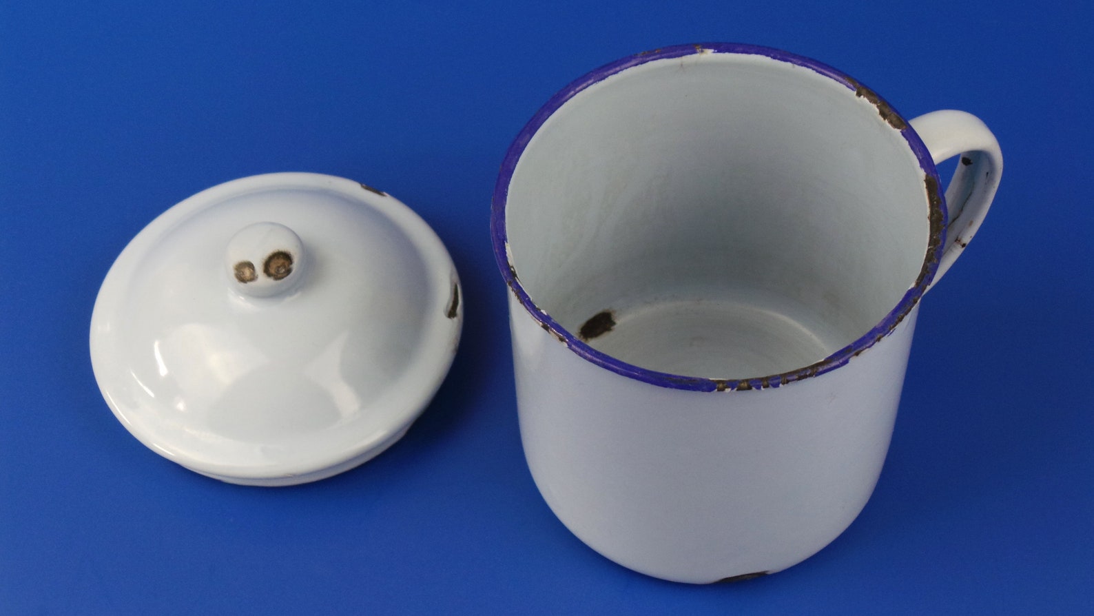 Vintage White Enamel Cup With Handle and Lid Vintage Enamel Mug