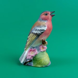 Antique Porcelain Figurine Bird Chaffinch * Royal Worcester Bone China * Collectable Vintage Figurine * Made in England