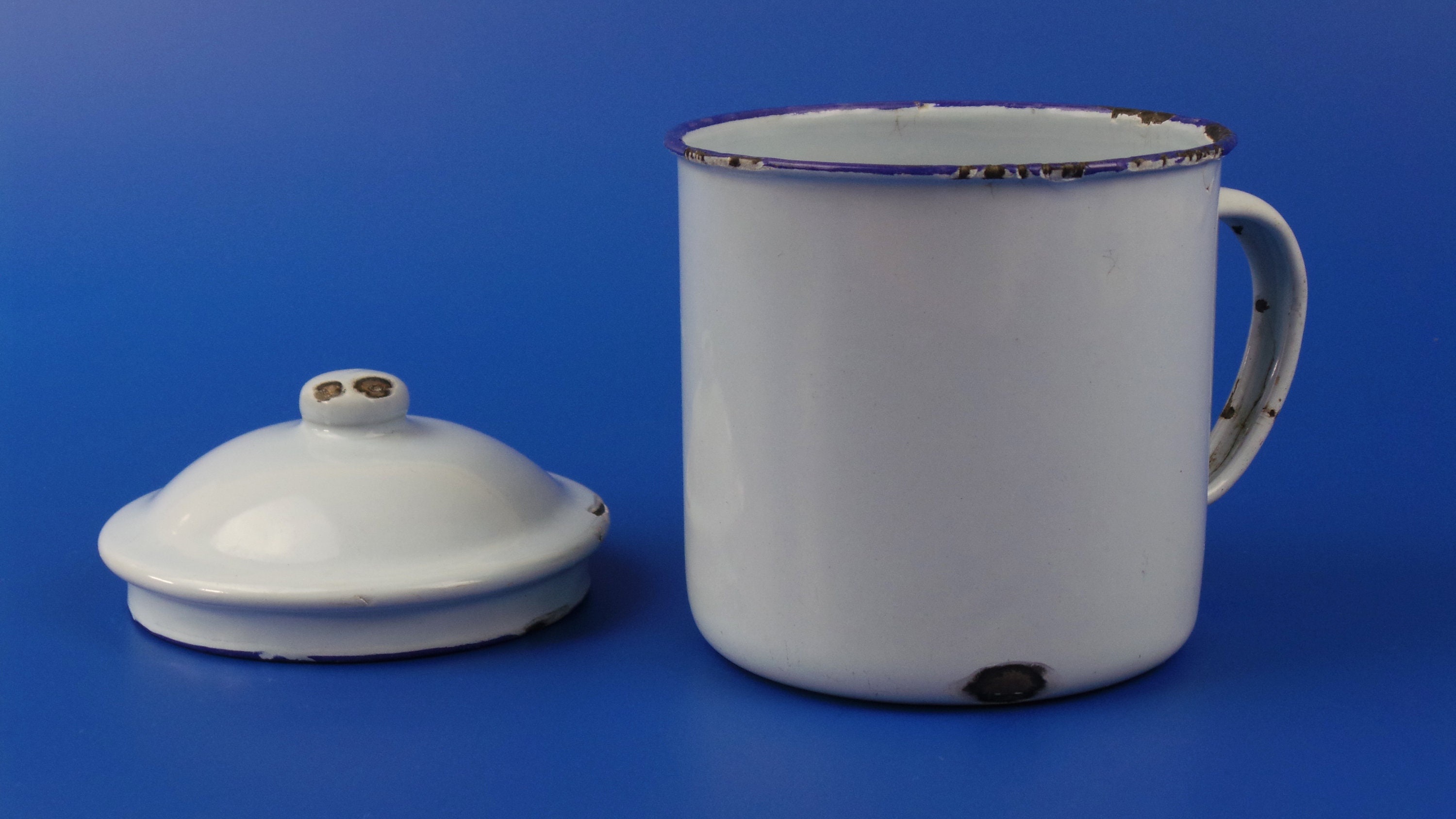 Vintage White Enamel Cup With Handle and Lid Vintage Enamel Mug