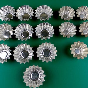 Lot de 15 moules à brioche en métal vintage moules à gâteau en aluminium vintage ustensiles de cuisine rétro fabriqué en Suède image 1