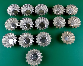 Set van 15 vintage metalen brioche bakvormen * vintage aluminium bakvormen * retro keukengerei * gemaakt in Zweden