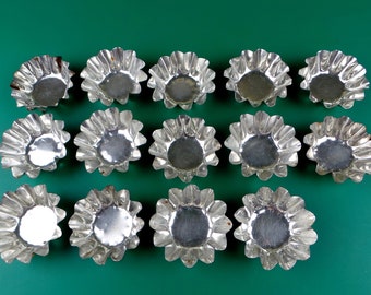 Ensemble de 14 moules à brioche en métal vintage * moules à gâteau en aluminium vintage * ustensiles de cuisine rétro * fabriqué en Suède