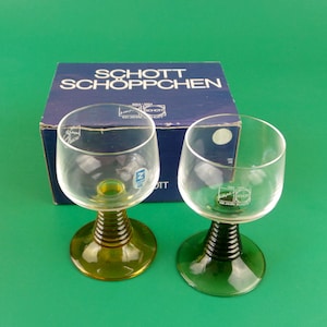2er Set Vintage Schott Zwiesel Kristall Römergläser * Grünes und gelbes Bienenstock Unterteil * Original Karton * Deutsche Retro Geschenkidee