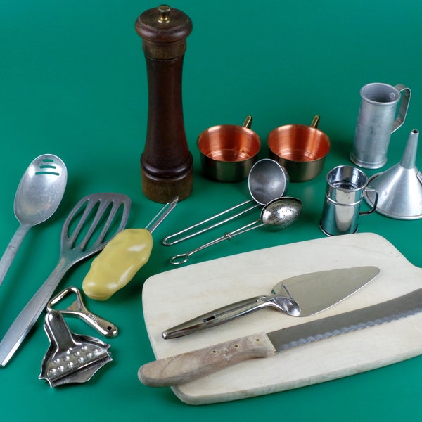 Vintage Kitchen Set 16 Items Perfect for Stock Photography * Vintage Kitchen Utensils * Vintage Kitchen Gadgets