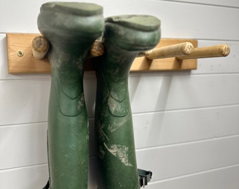 Wall mounted wellington boot storage rack- Medium brown