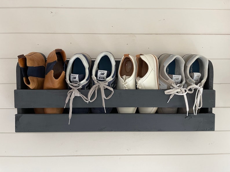 Wall mounted hallway rustic shoe rack - Urban slate