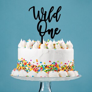 Wild One Cake Topper / 1st Birthday Cake Topper / Cake Topper a tema / Torta per bambini / Decorazioni per torte / Cake Topper in legno / Cake Topper acrilico