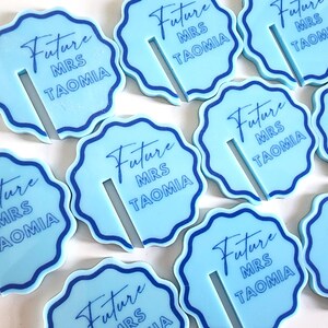 pour boissons en acrylique sans pied | Future Mme | Verre à cocktail | Accessoires pour boissons | Décoration de mariage | Étiquettes de mariage | Étiquettes personnalisées | Poules