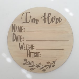 je suis là | Faire-part de naissance | Bois Gravé | Cadeau nouvelle maman | Cadeaux de douche de bébé | Jalons | Nouveau signe né