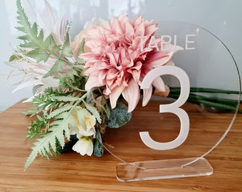 Números de mesa gravados com suporte | Números de mesa em acrílico | Números de mesa de casamento | Centros de mesa Decoração de luxo | Decoração de casamento |