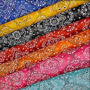 Peinture aquarelle originale de bandanas de campagne par Pierrette Komarek, peinture originale 16 x 16, peinture aquarelle de bandanas, cadeau bandana