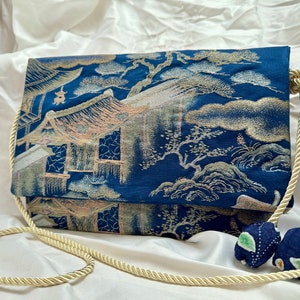 青い馬車様着物帯バッグ Blue Carriage Pattern Japanese Kimono Obi Shoulder Crossbody Bag - Upcycled Vintage Silk Obi -one of a kind -unique gift