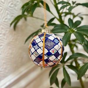青と白の菱形  Blue and White Wagara Diamonds Round Handmade Ornament -Japanese Chiyogami 3.5&quot; -holiday&home decoration -fine detail -unique gift