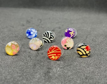 丸 (小) Maru (Small) - Handmade Yuzen Washi Chiyogami Paper Resin Stud Earrings Gold Plated Stainless Steel